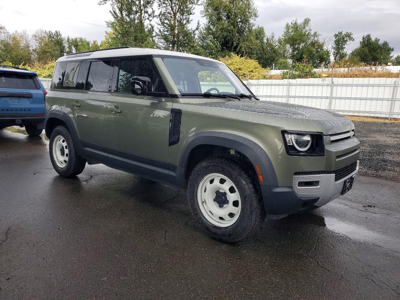 2022 LAND ROVER DEFENDER 110 — Фото 4 из 12