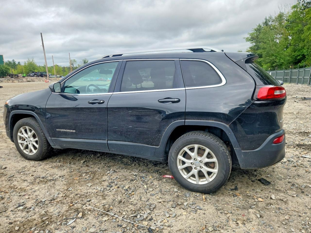 1C4PJMCS1FW514588 2015 JEEP CHEROKEE photo no. 2