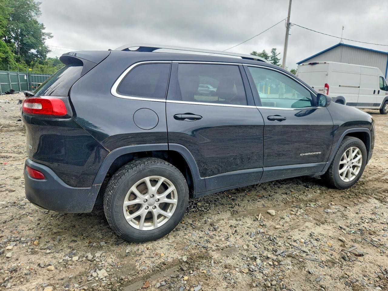 1C4PJMCS1FW514588 2015 JEEP CHEROKEE photo no. 3