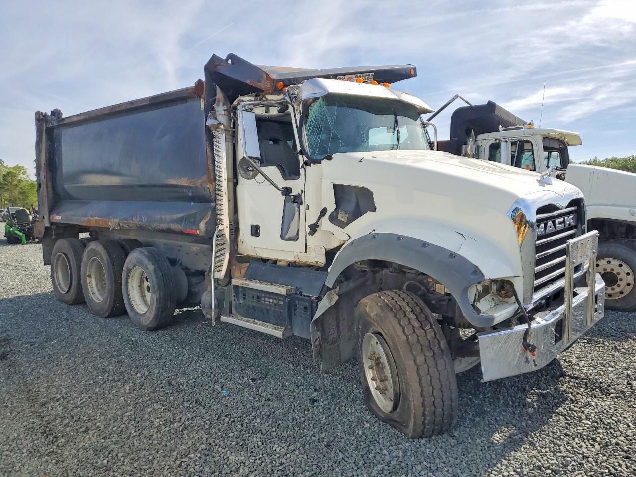 2021 MACK GRANITE 1M2GR4GC3MM022855