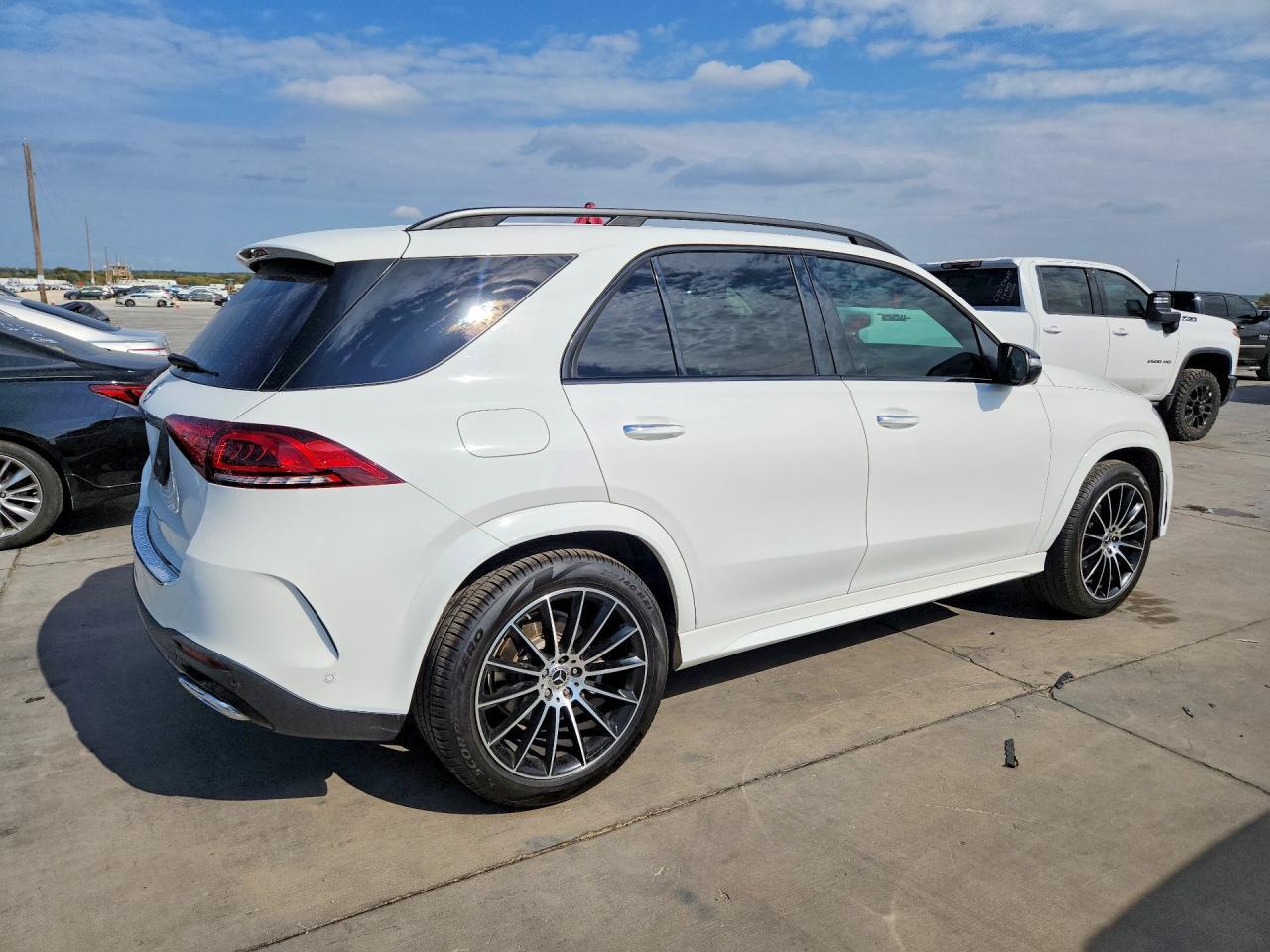 2021 MERCEDES-BENZ GLE 350 — Фото 3 из 13