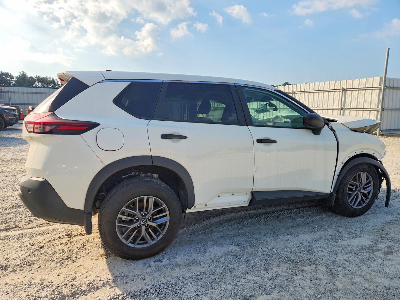 2023 NISSAN ROGUE S — Фото 3 из 13