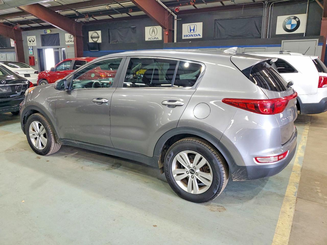 KNDPMCAC3H7221219 2017 KIA SPORTAGE photo no. 2