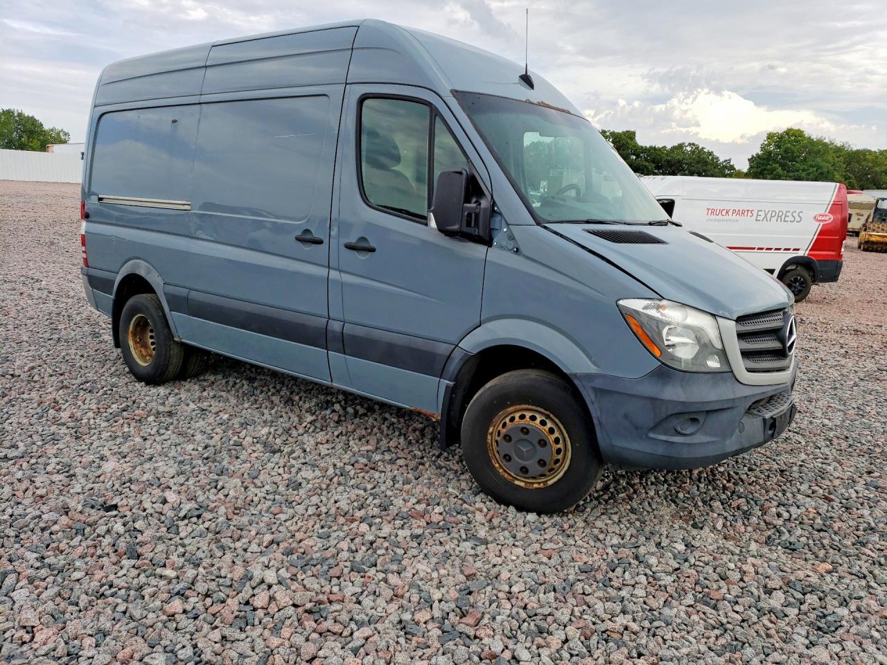 2016 MERCEDES-BENZ SPRINTER 3500 DELIVERY VAN — Фото 4 из 12