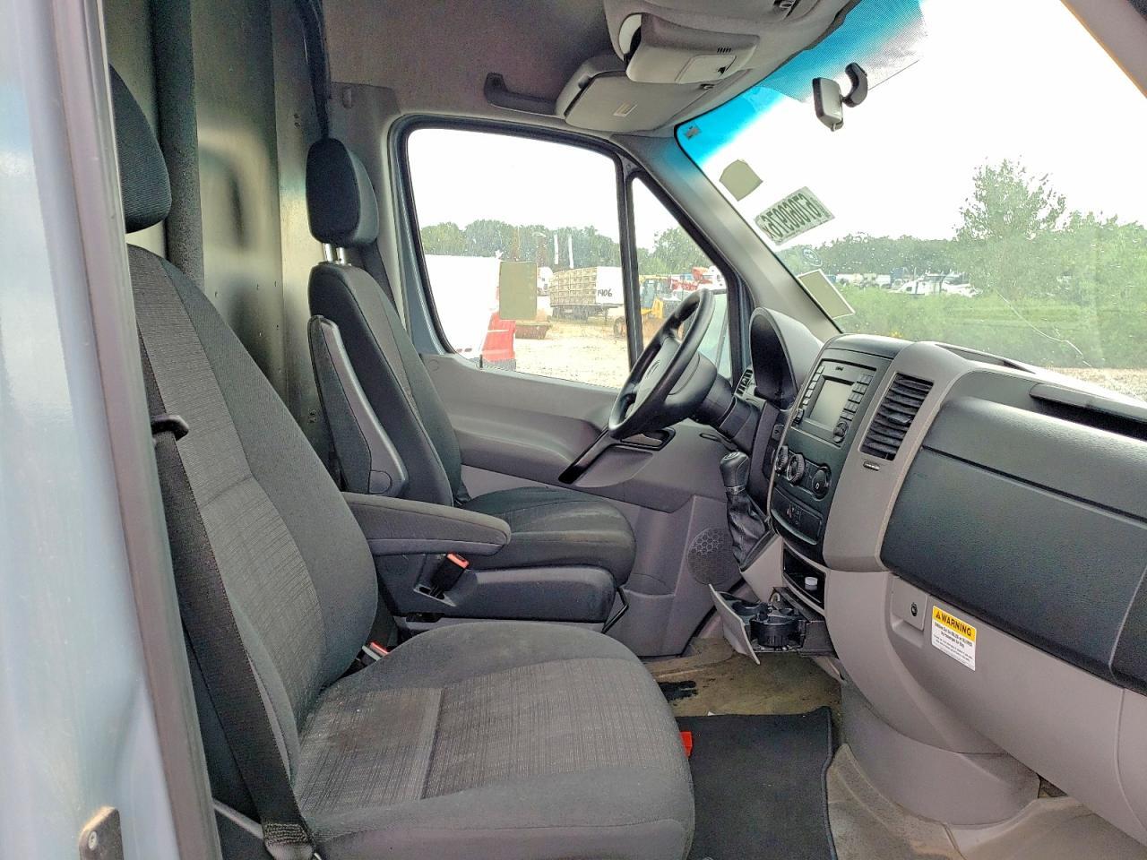 2016 MERCEDES-BENZ SPRINTER 3500 DELIVERY VAN — Фото 8 из 12