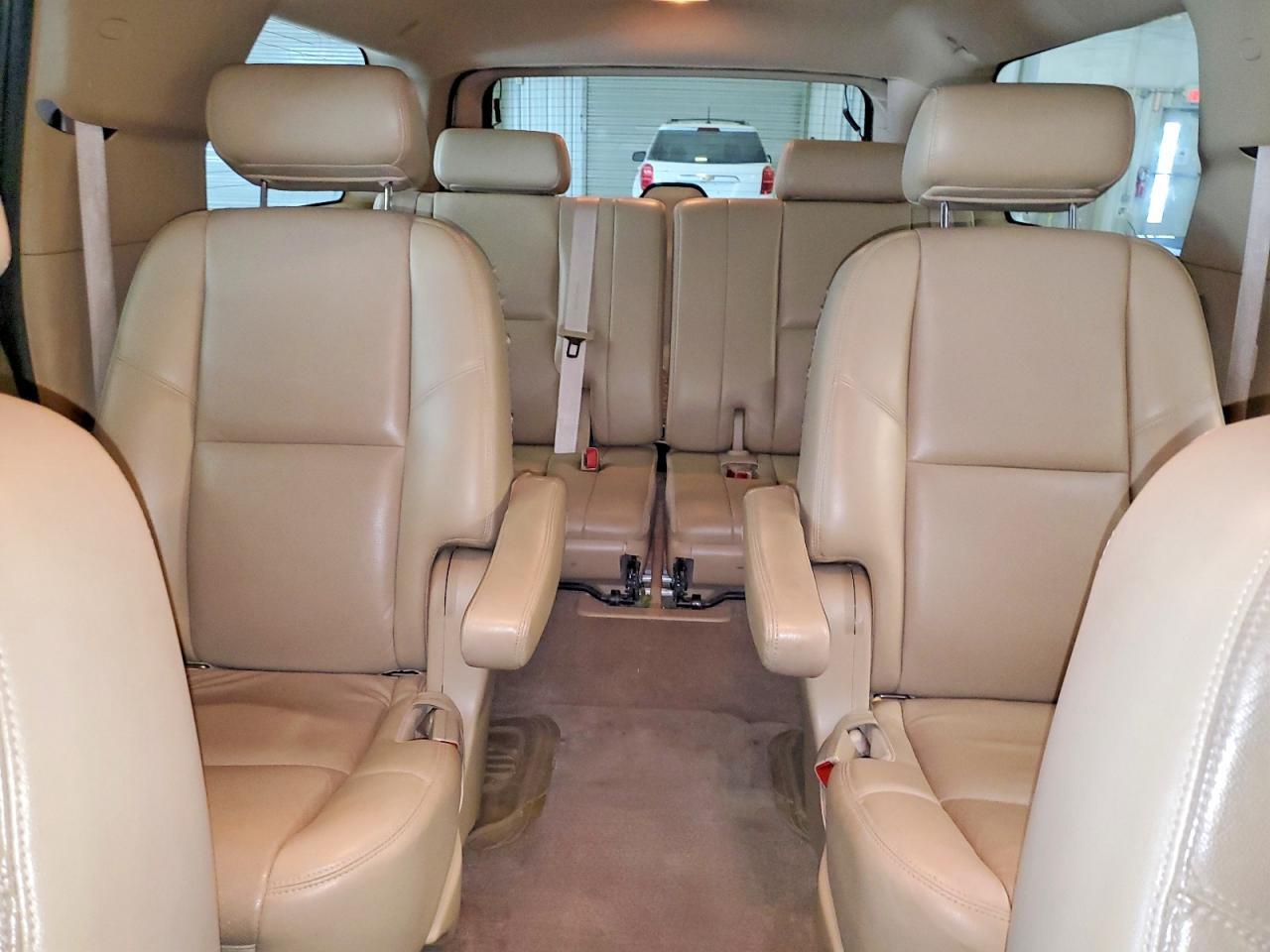 2010 CHEVROLET SUBURBAN K1500 LTZ — Фото 10 из 13