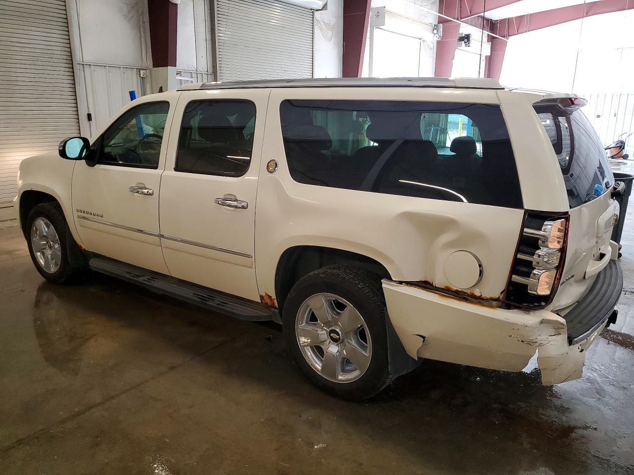 2010 CHEVROLET SUBURBAN K1500 LTZ — Фото 2 из 13