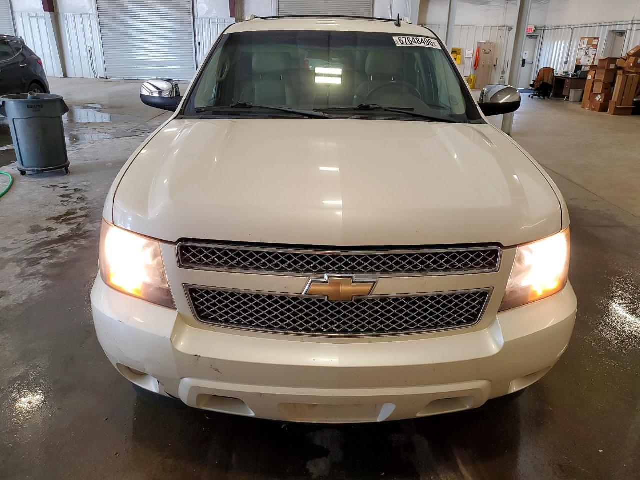 2010 CHEVROLET SUBURBAN K1500 LTZ — Фото 5 из 13