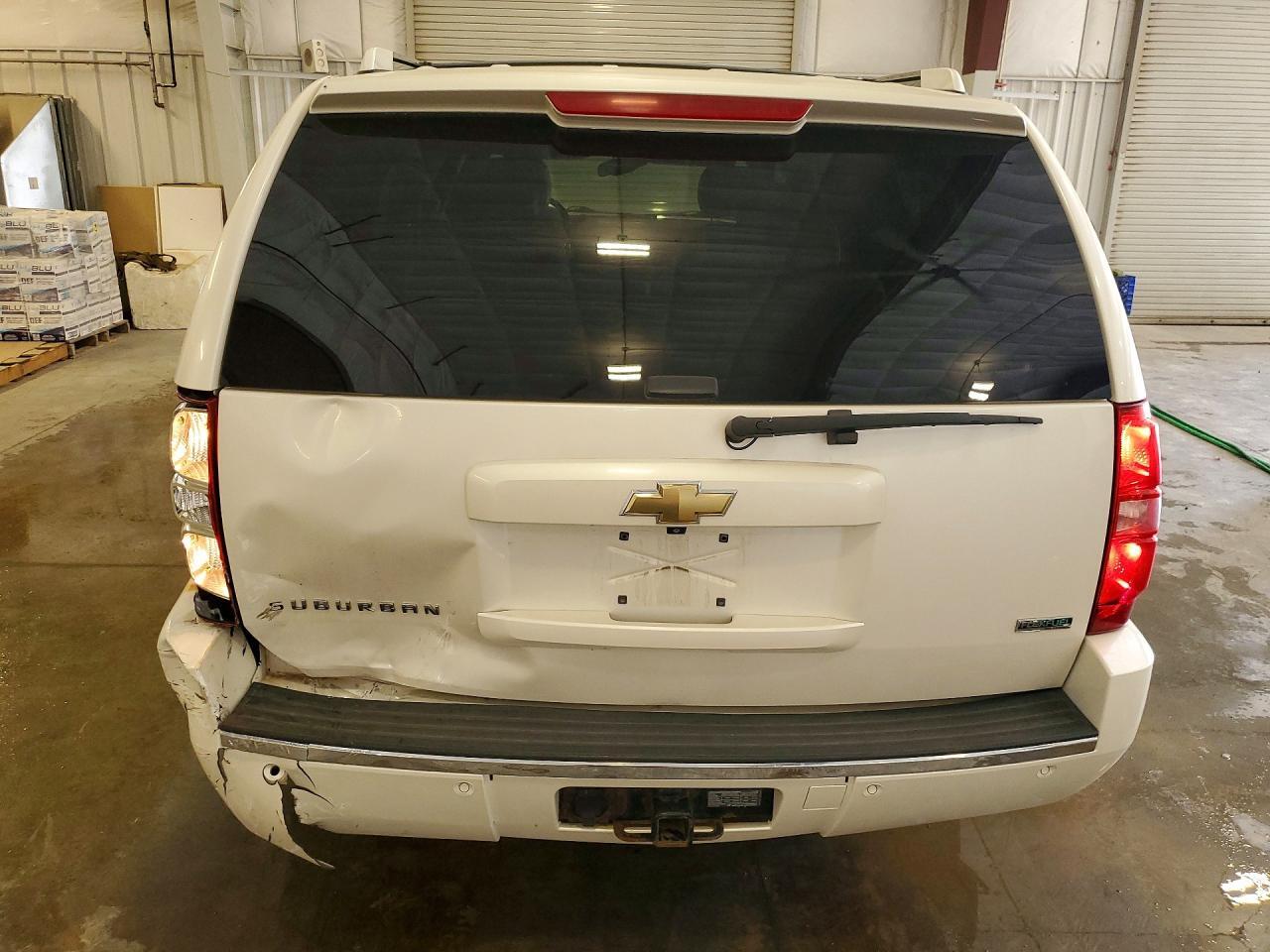 2010 CHEVROLET SUBURBAN K1500 LTZ — Фото 6 из 13
