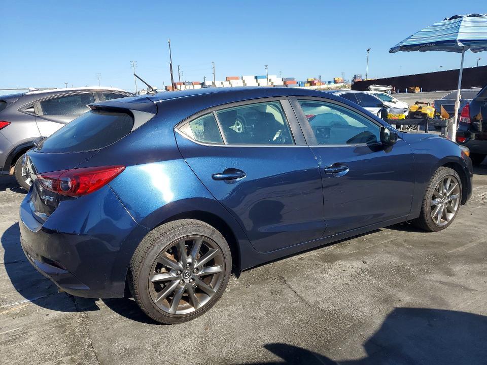 3MZBN1L36JM270416 2018 MAZDA 3 photo no. 3