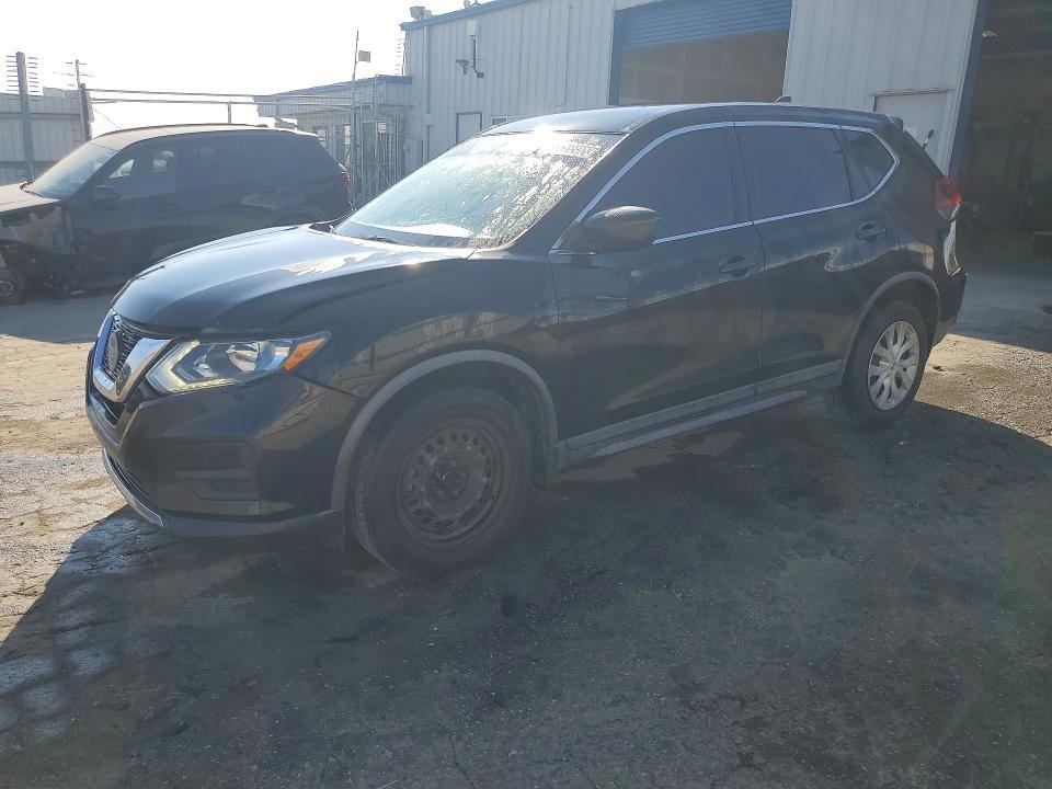 2018 NISSAN ROGUE KNMAT2MT1JP601597