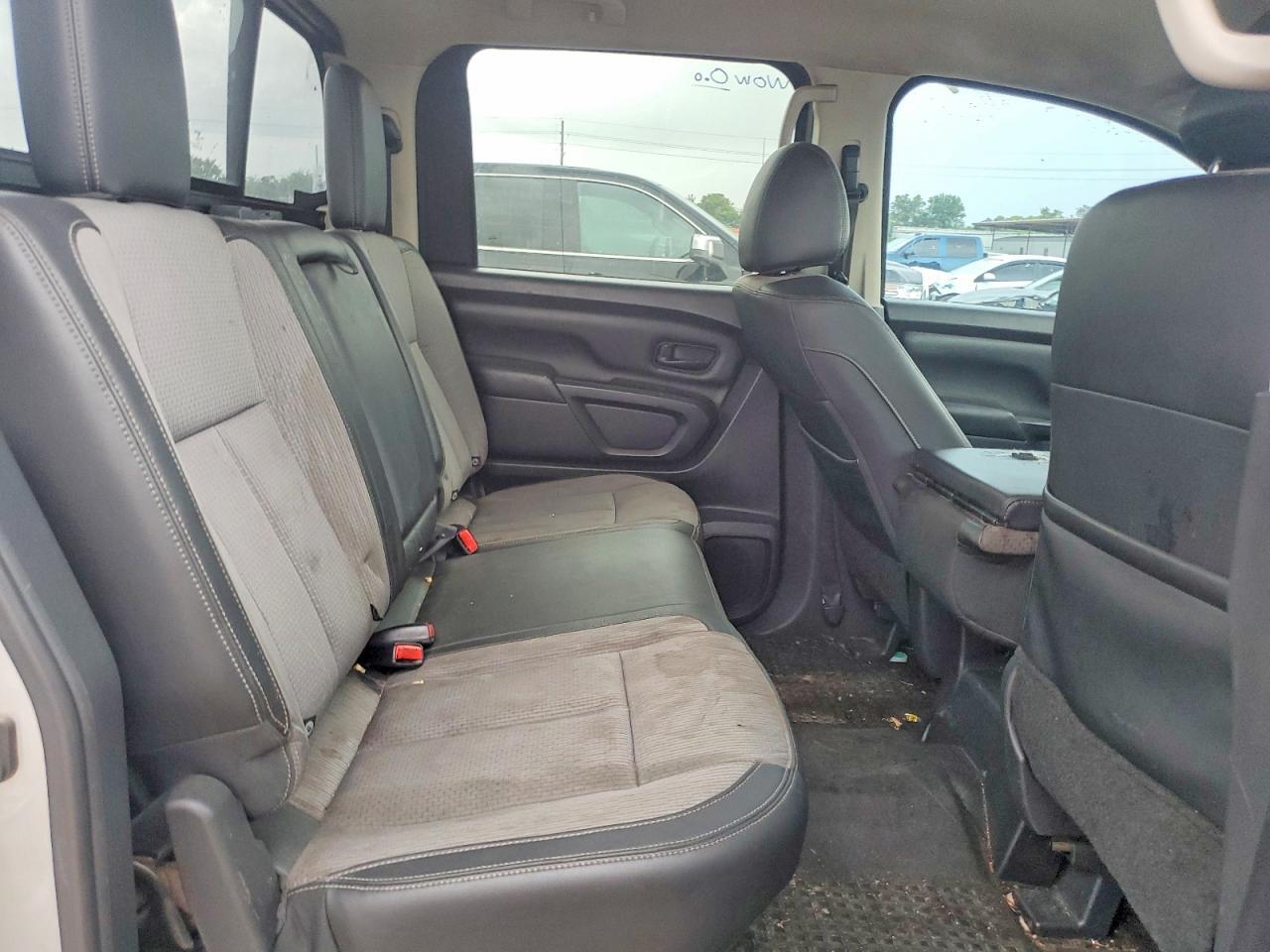 2018 NISSAN TITAN S — Фото 10 из 12