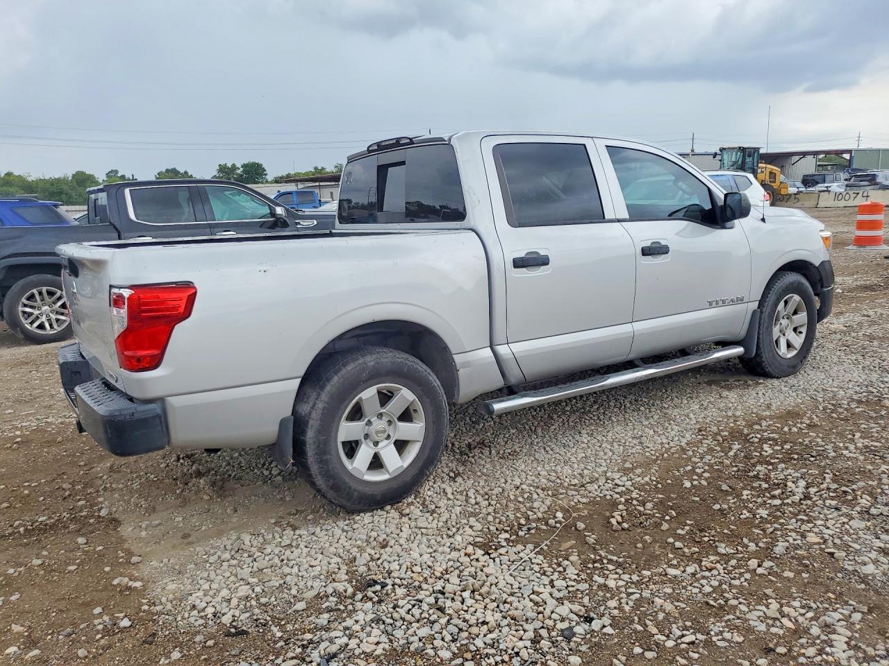 2018 NISSAN TITAN S — Фото 3 из 12