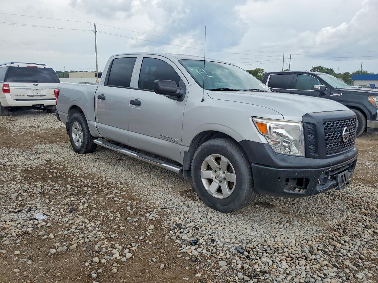 2018 NISSAN TITAN S — Фото 4 из 12