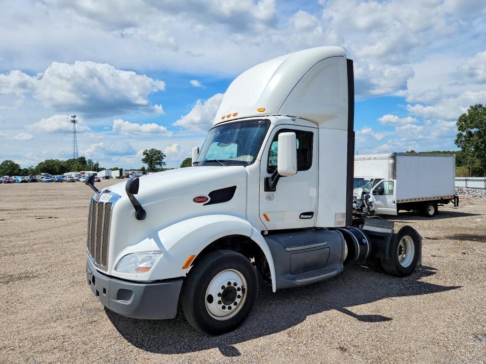 2018 PETERBILT 579 1XPBA48X0JD477793