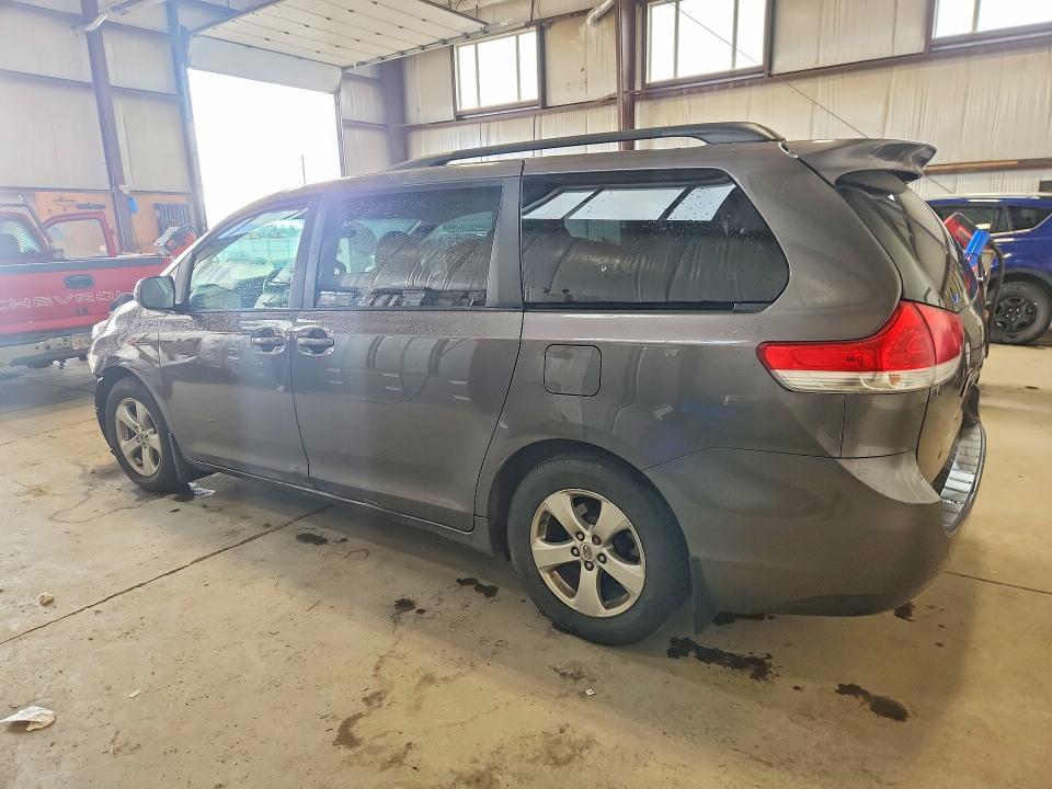 5TDKK3DC0DS294088 2013 TOYOTA SIENNA photo no. 2