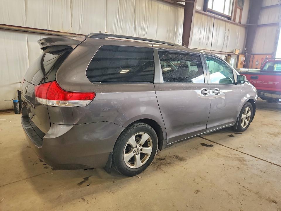 5TDKK3DC0DS294088 2013 TOYOTA SIENNA photo no. 3