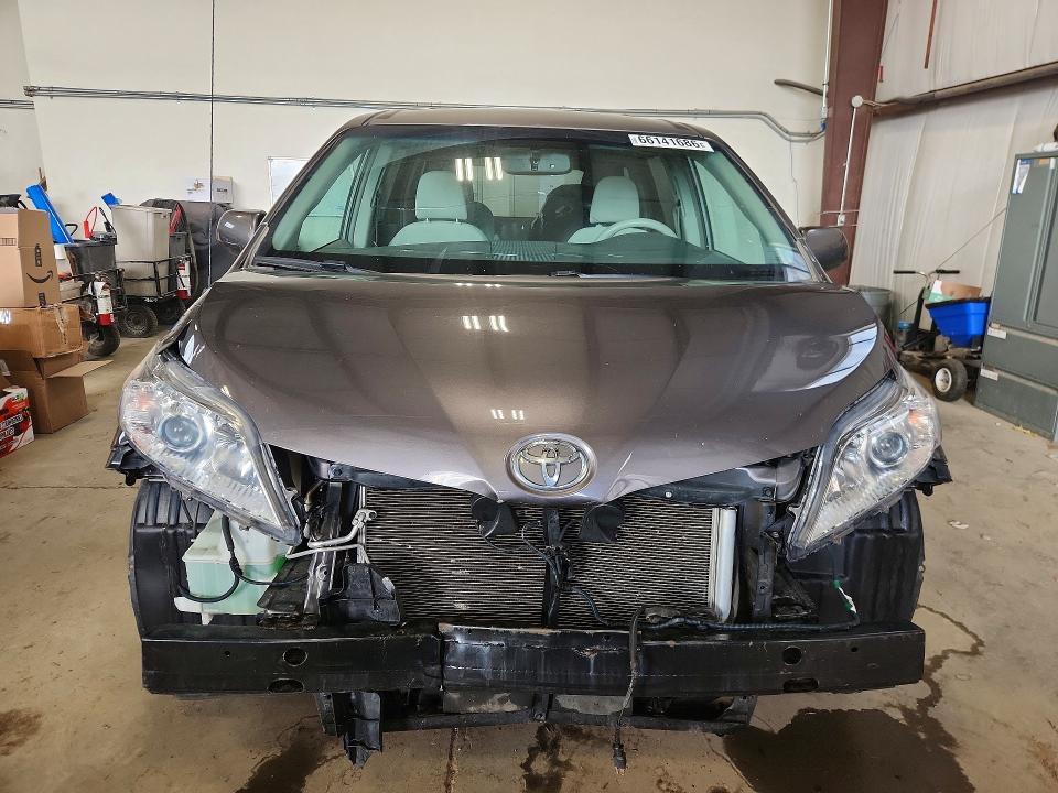 5TDKK3DC0DS294088 2013 TOYOTA SIENNA photo no. 5