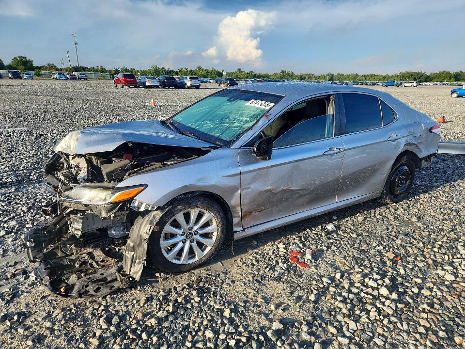 2019 TOYOTA CAMRY LE