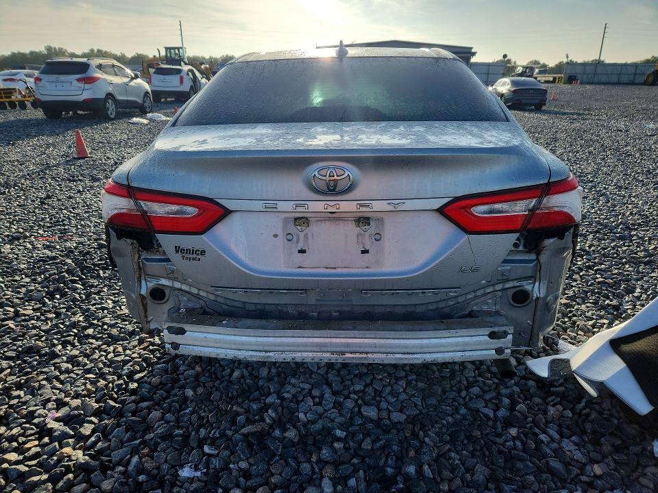2019 TOYOTA CAMRY LE — Фото 6 из 13