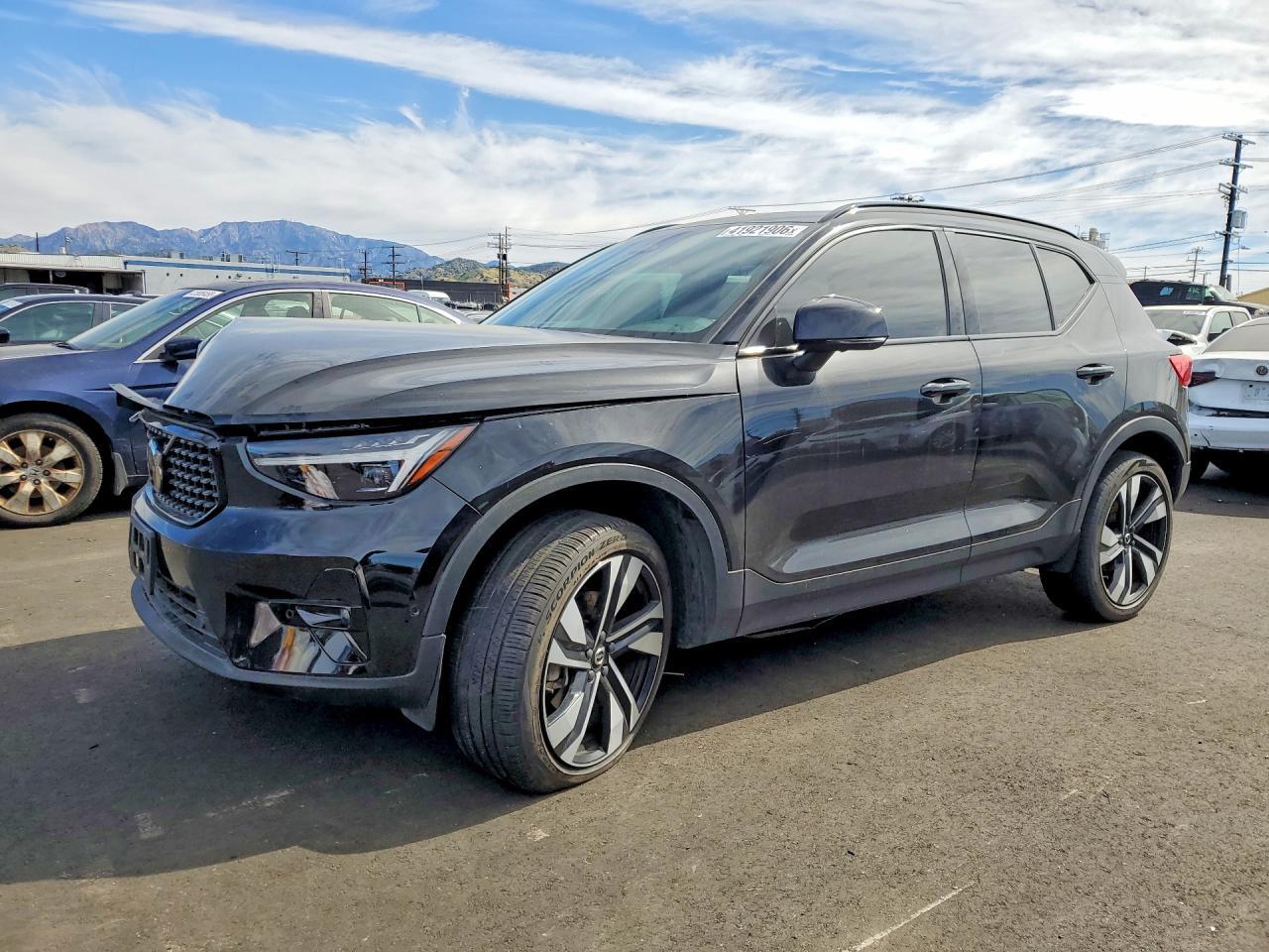 2024 VOLVO XC40 YV4L12UL4R2361076