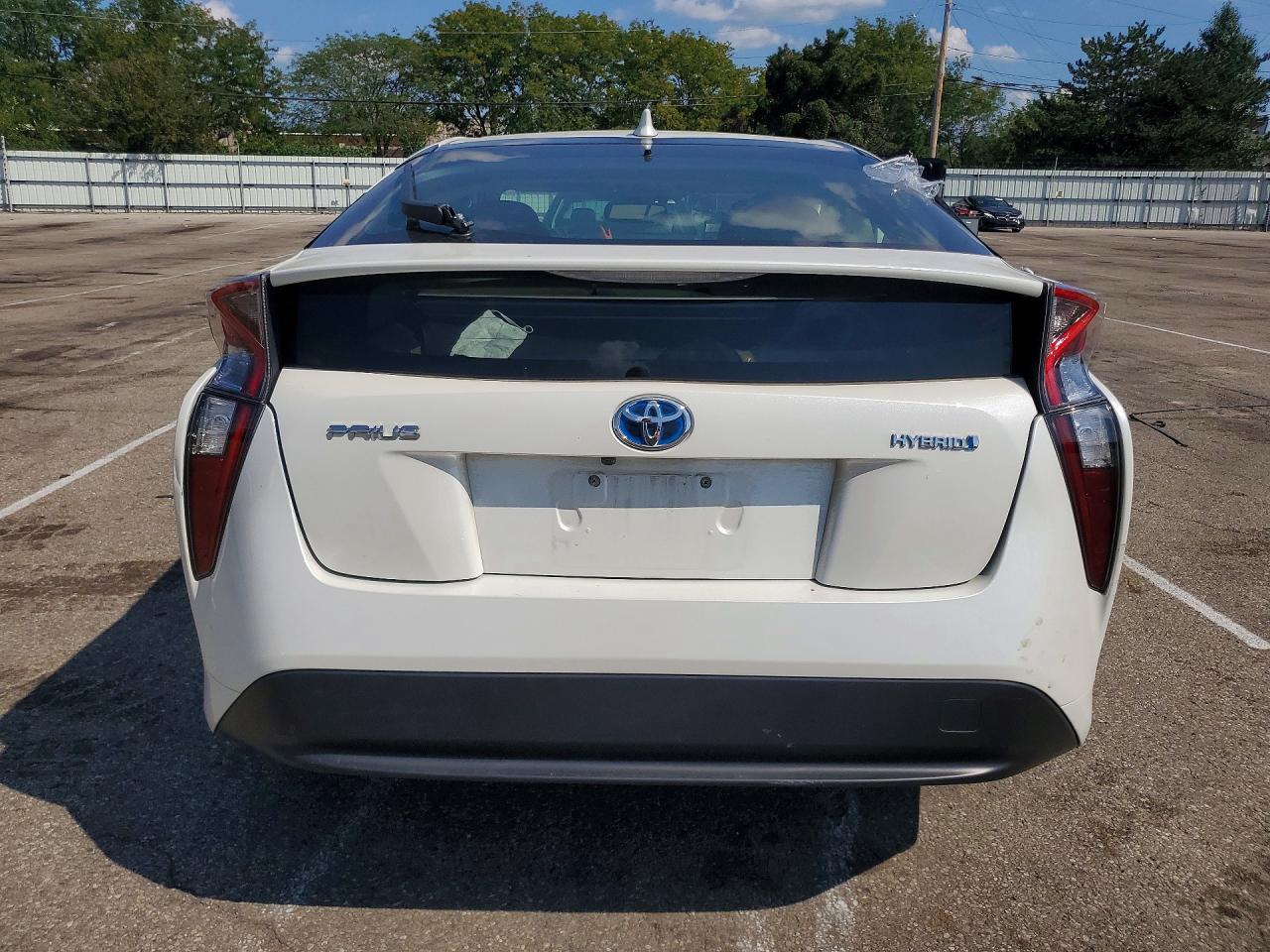 2017 TOYOTA PRIUS FOUR — Фото 6 из 12
