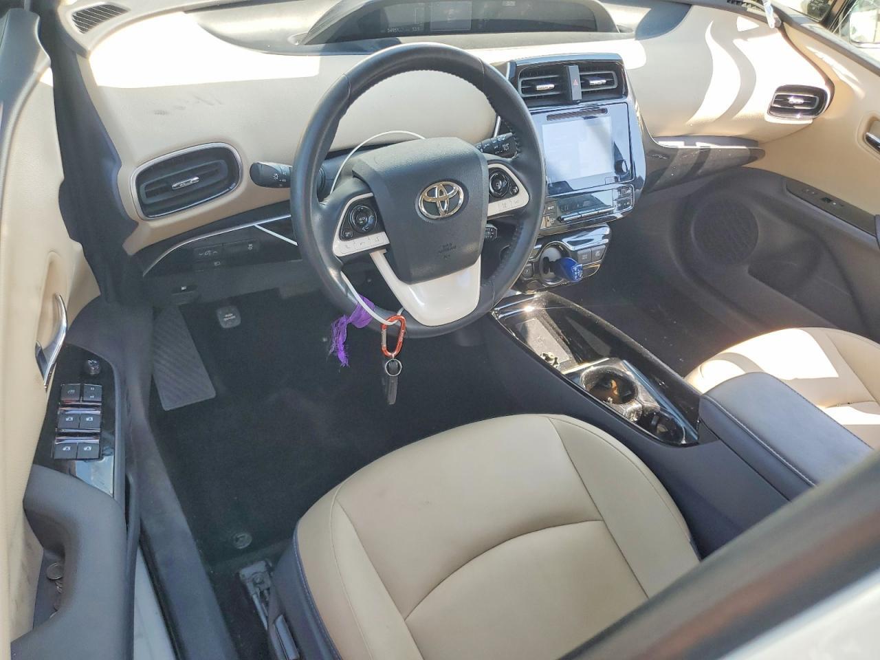 2017 TOYOTA PRIUS FOUR — Фото 8 из 12