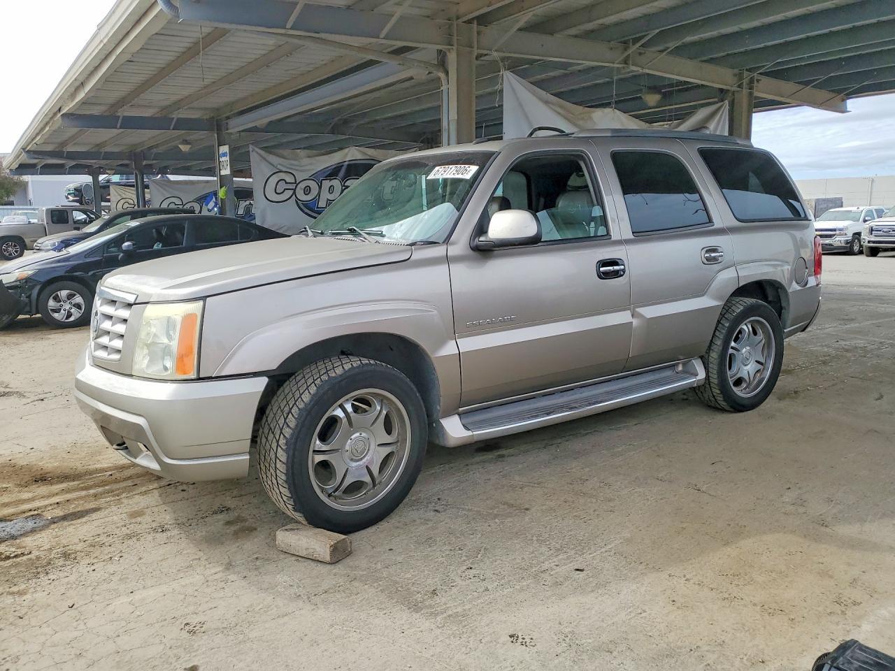 2002 CADILLAC ESCALADE 1GYEC63TX2R292111