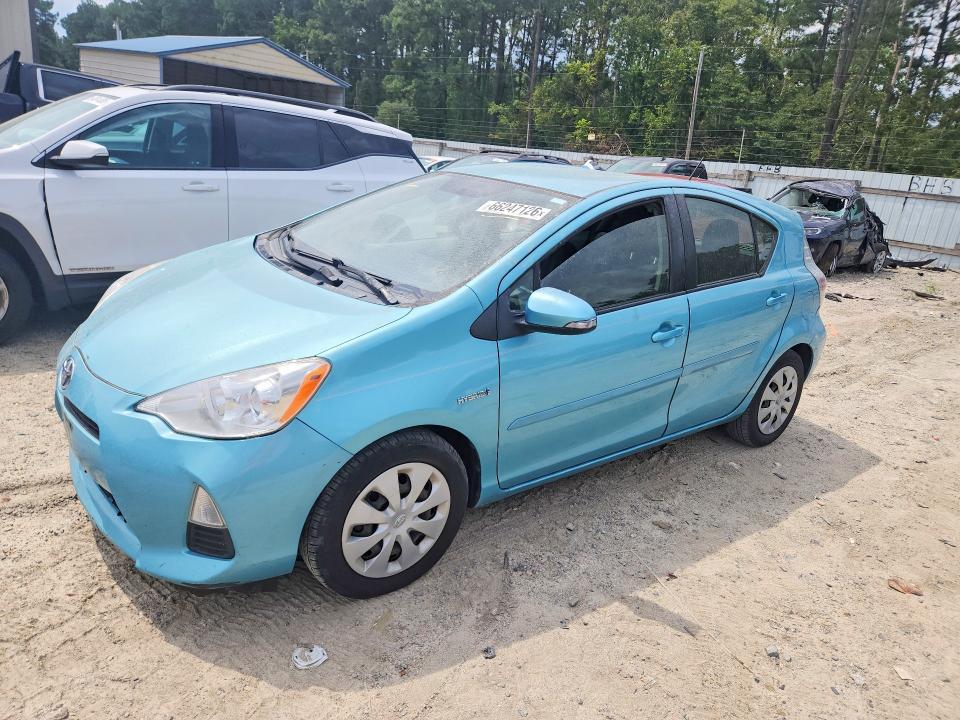 2014 TOYOTA PRIUS C JTDKDTB38E1067128