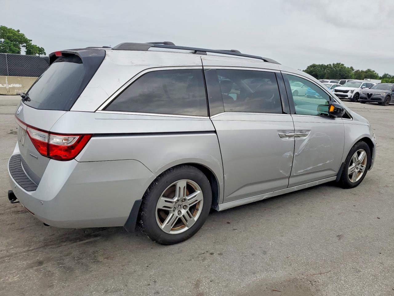 2011 HONDA ODYSSEY TOURING — Фото 3 из 14