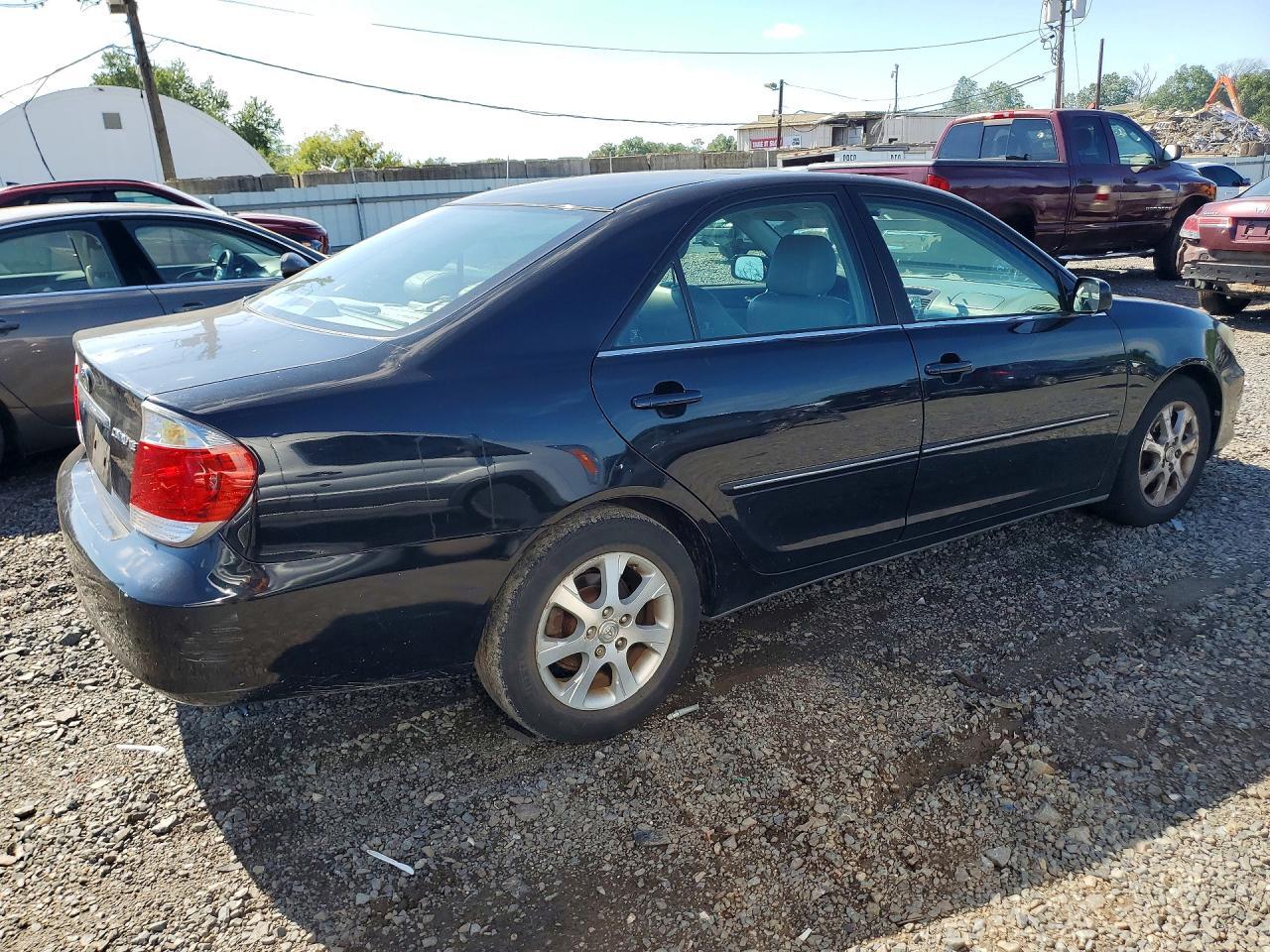 2006 TOYOTA CAMRY XLE — Фото 3 из 12