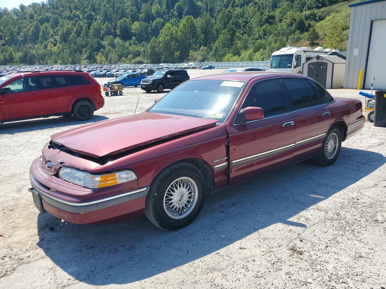 1992 FORD CROWN VICTORIA 2FACP74W3NX143667