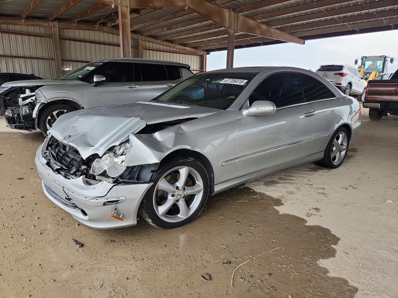 2005 MERCEDES-BENZ CLK WDBTJ65J05F141149