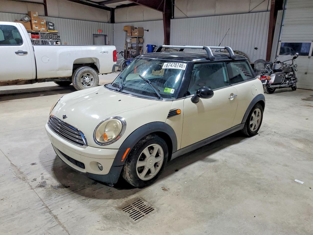2009 MINI COOPER WMWMF33519TW77463