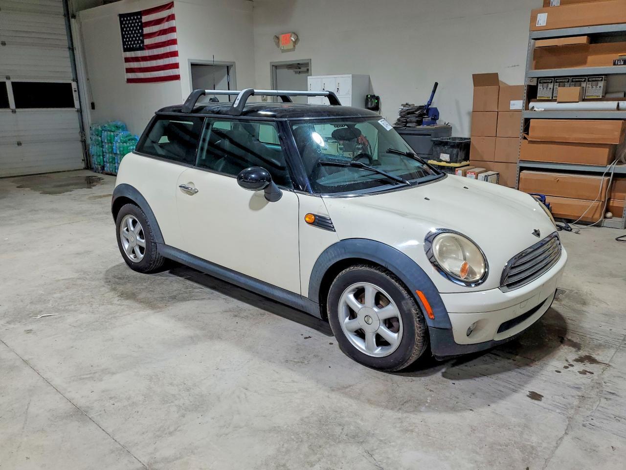 WMWMF33519TW77463 2009 MINI COOPER photo no. 4
