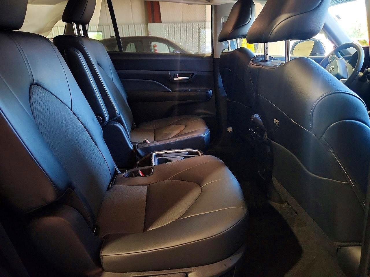 2026 TOYOTA GRAND HIGHLANDER XLE — Фото 11 из 14