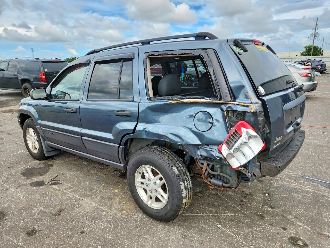2004 JEEP GRAND CHEROKEE LAREDO — Фото 2 из 13