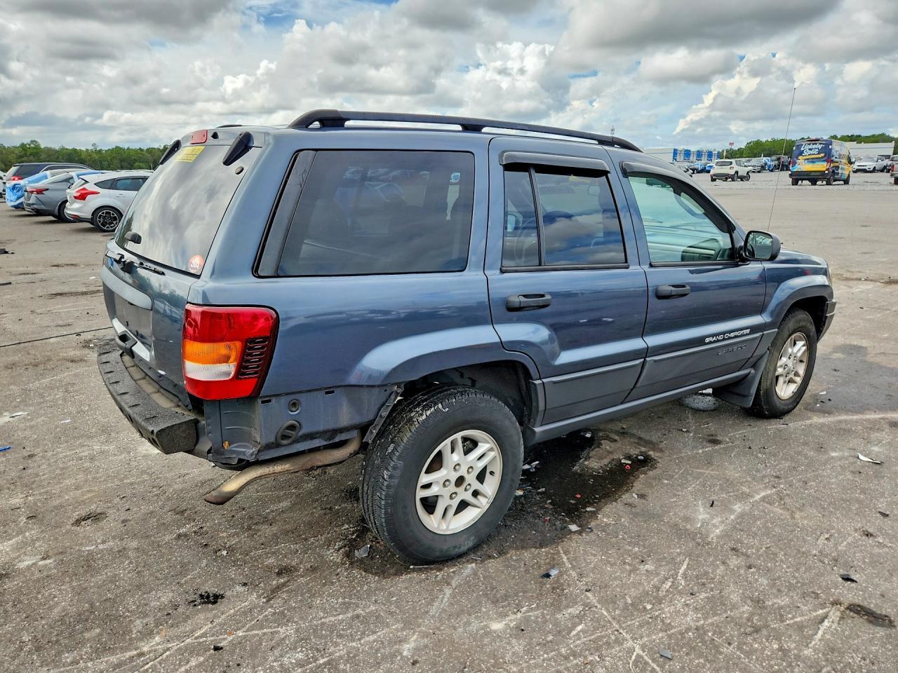 2004 JEEP GRAND CHEROKEE LAREDO — Фото 3 из 13