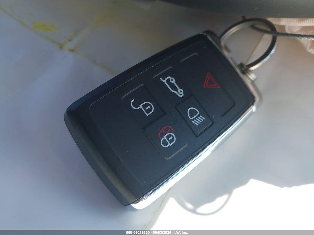 SADCT2EX7SA742970 2025 JAGUAR F-PACE photo no. 11