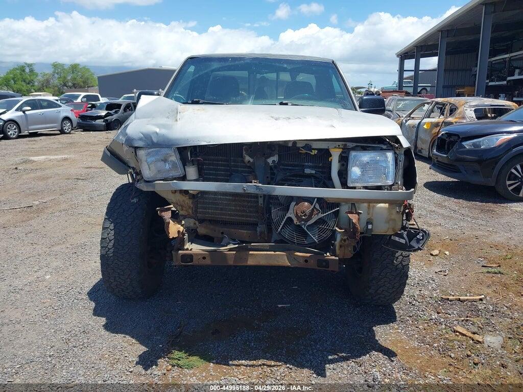 1N6ED26Y4YC354419 2000 NISSAN FRONTIER photo no. 6
