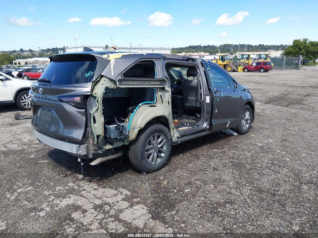 5TDYSKFC9RS117841 2024 TOYOTA SIENNA photo no. 4