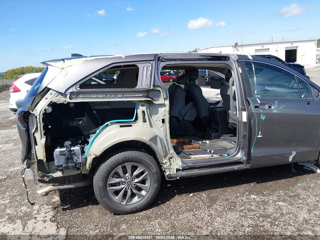 5TDYSKFC9RS117841 2024 TOYOTA SIENNA photo no. 6
