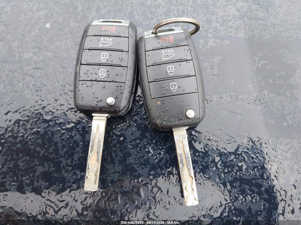 KNDJN2A20J7579338 2018 KIA SOUL photo no. 11