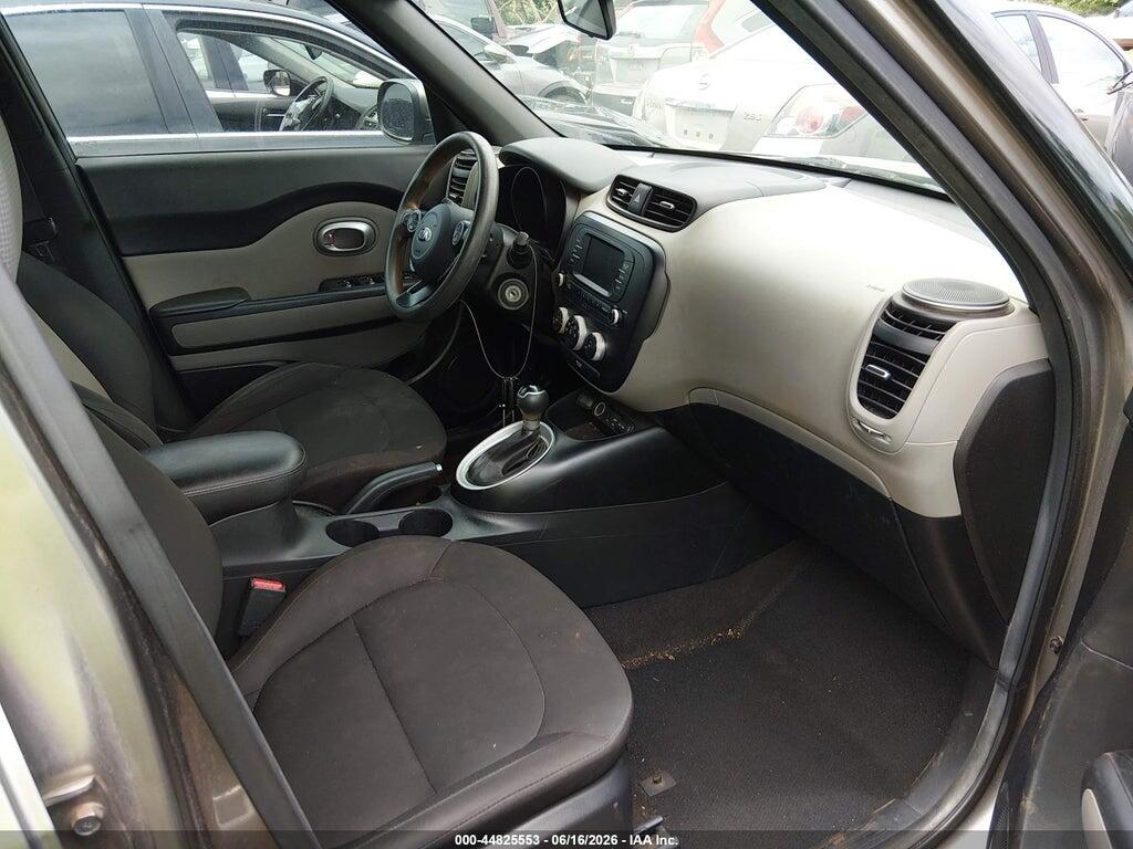 KNDJN2A20J7579338 2018 KIA SOUL photo no. 5