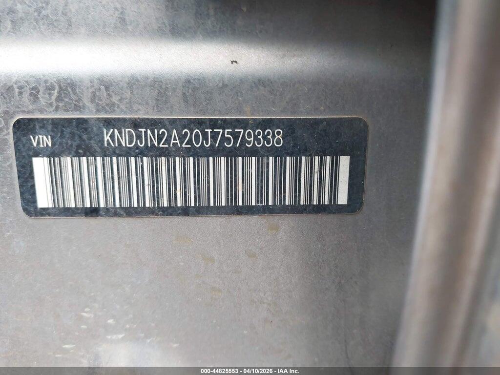 KNDJN2A20J7579338 2018 KIA SOUL photo no. 9