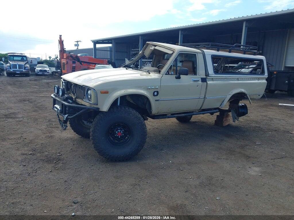 JT4RN48D3B0013898 1981 TOYOTA PICKUP photo no. 2