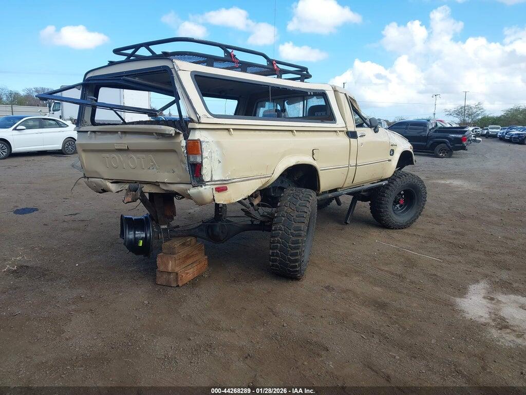 JT4RN48D3B0013898 1981 TOYOTA PICKUP photo no. 4