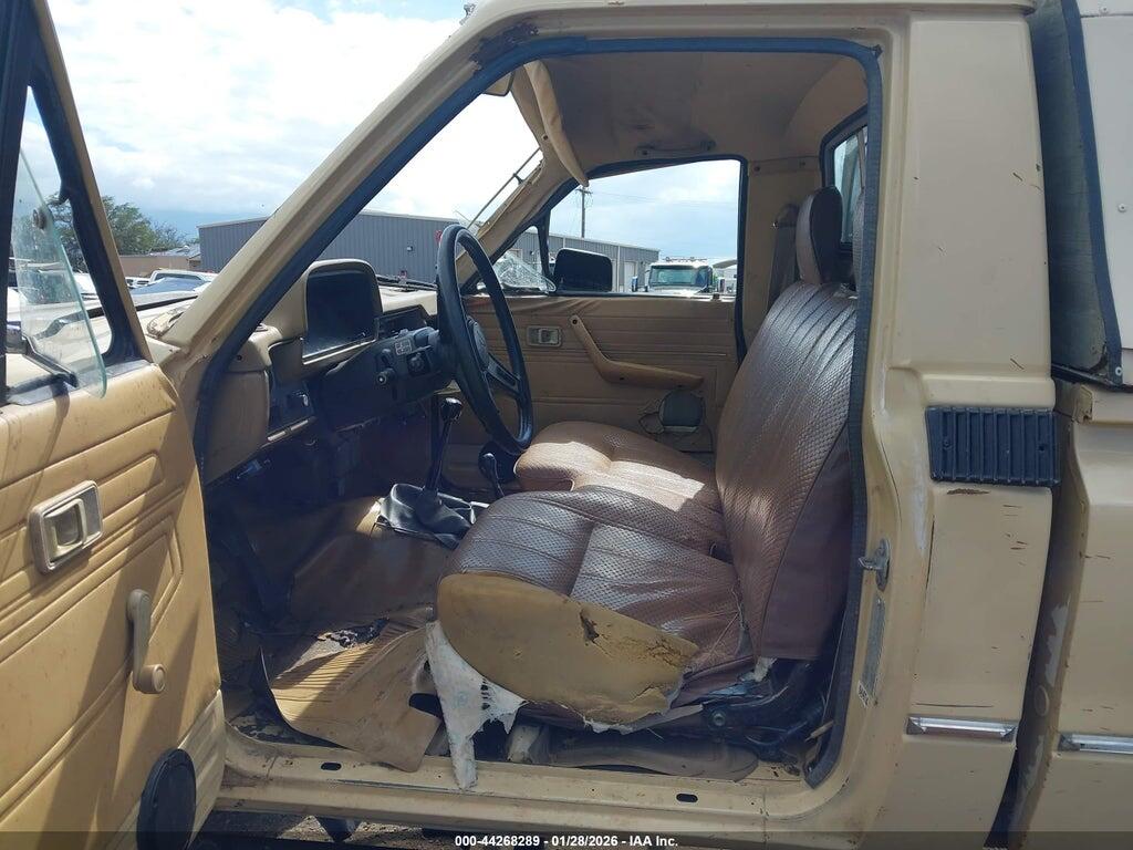 JT4RN48D3B0013898 1981 TOYOTA PICKUP photo no. 5