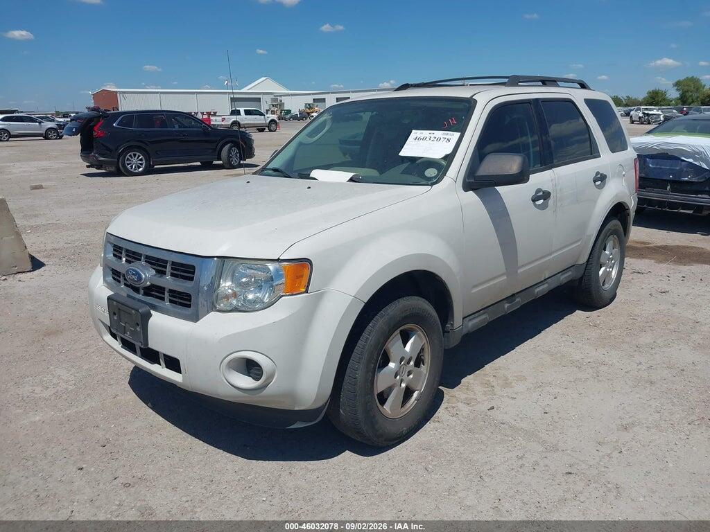 1FMCU0C77BKC22936 2011 FORD ESCAPE photo no. 2