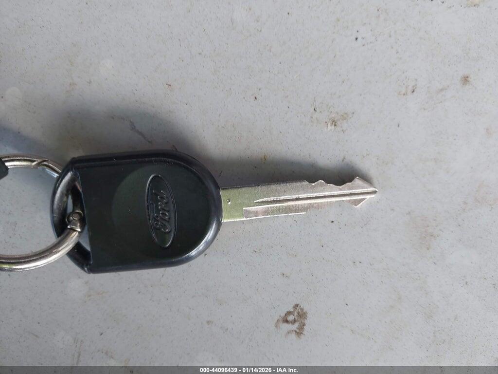 1FMCU0DG7AKD45858 2010 FORD ESCAPE photo no. 11